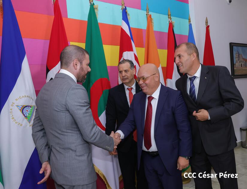 DELEGACION-DE-ARGELIA--(1)