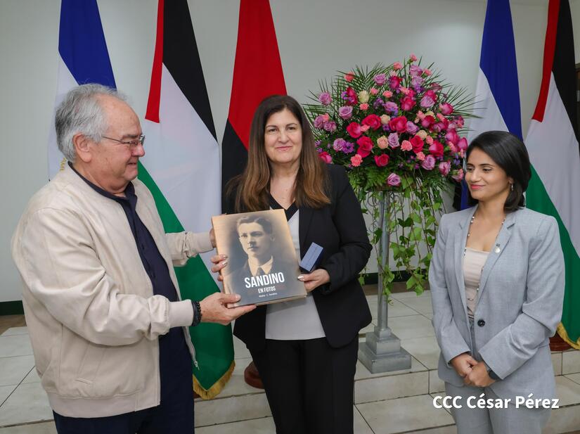 Ministra-de-Relaciones-Exteriores-de-Palestina-39