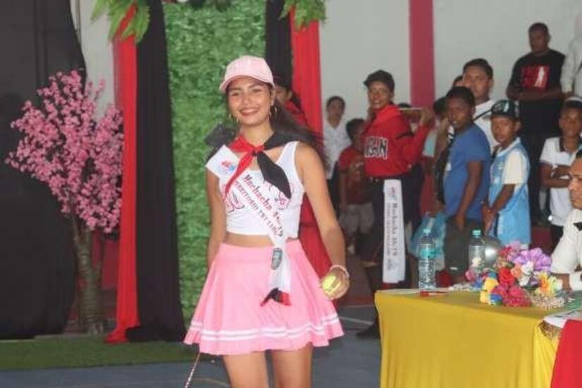 Muchacha-19,-RACCN-14