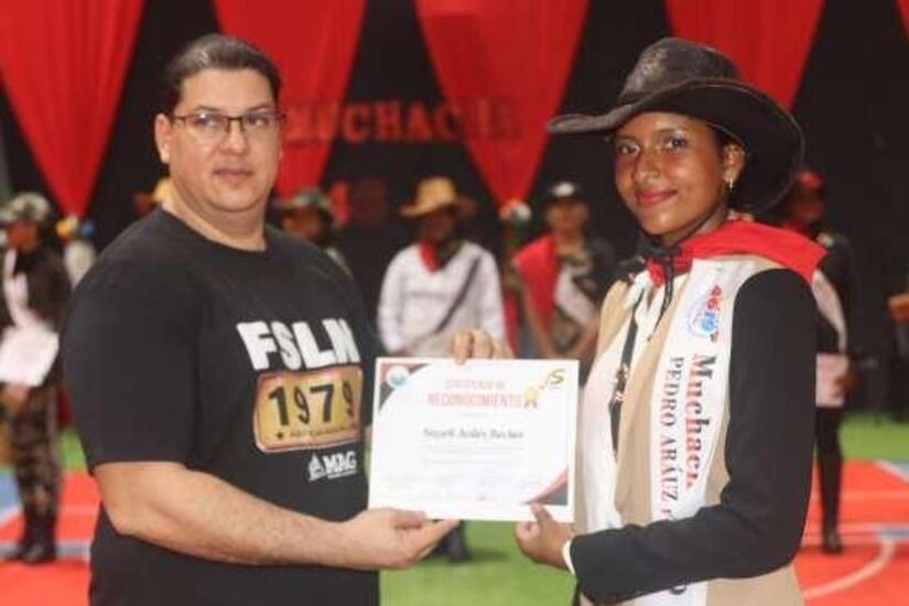 Muchacha-19,-RACCN-27