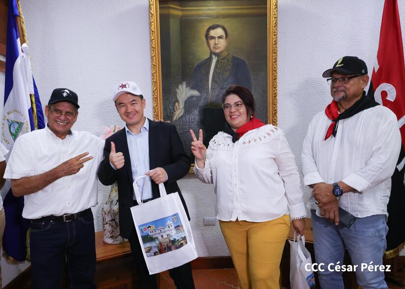 Delegacion-de-China-en-Leon-3