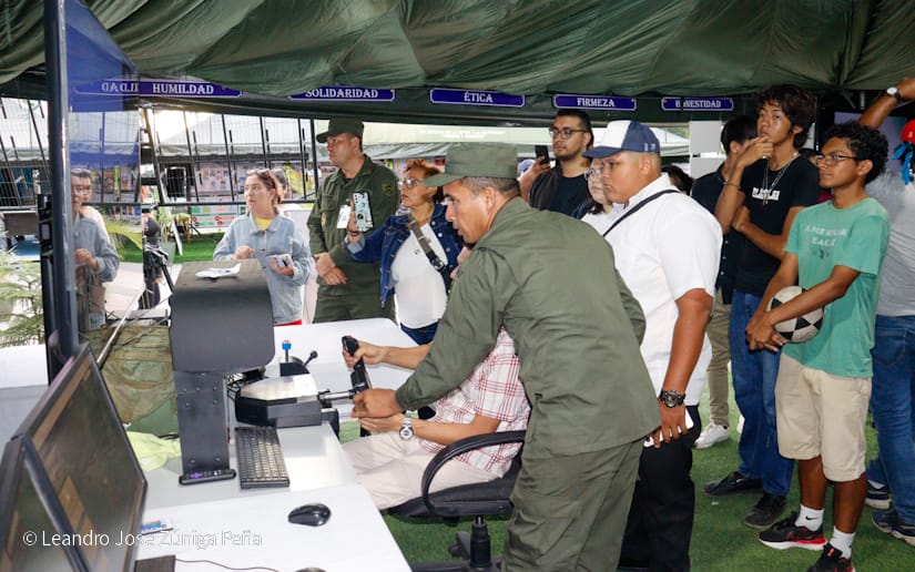 Exposicion-Ejercito-25