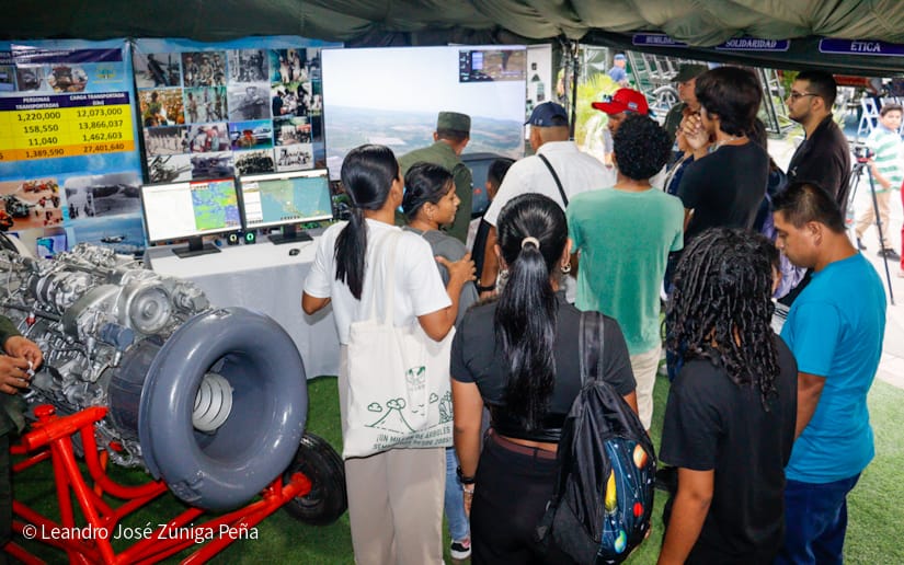 Exposicion-Ejercito-26