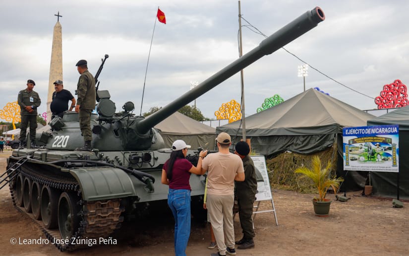 Exposicion-Ejercito-40