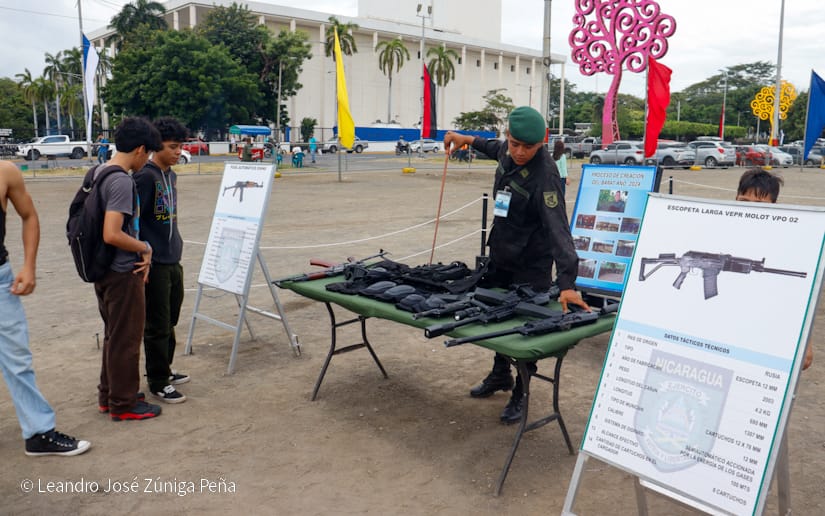 Exposicion-Ejercito-44