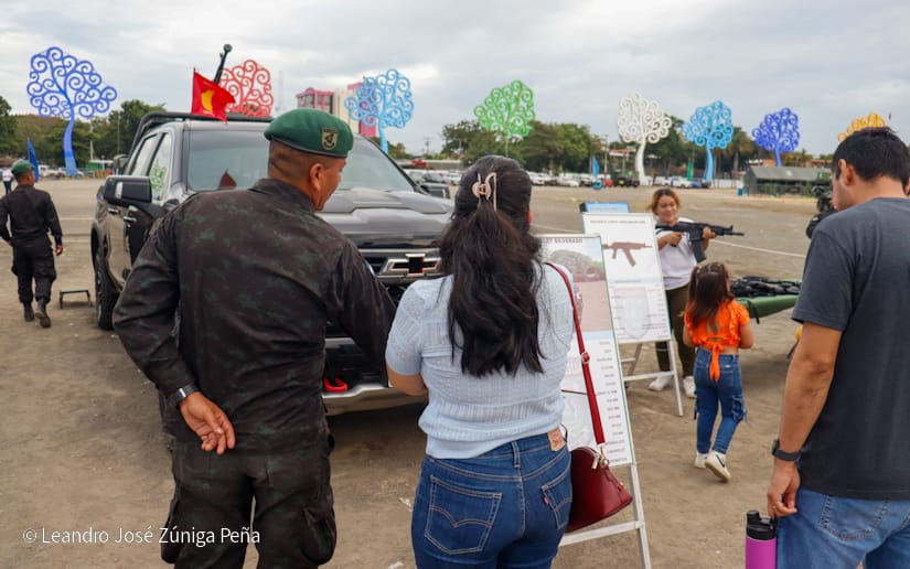 Exposicion-Ejercito-45