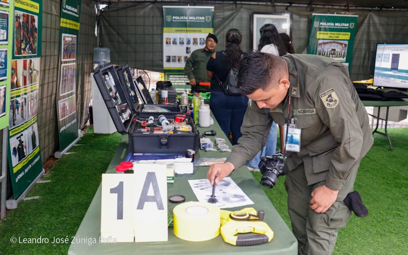 Exposicion-Ejercito-18