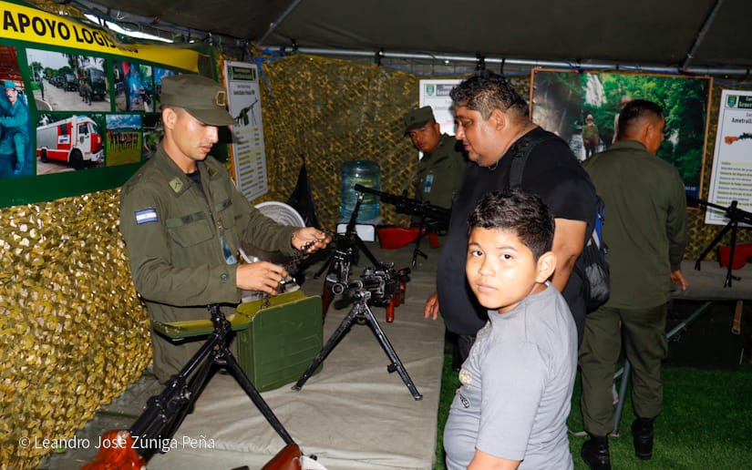 Exposicion-Ejercito-24