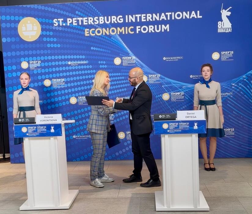 FIRMA-DE-CONVENIO-CON-RT-(1)