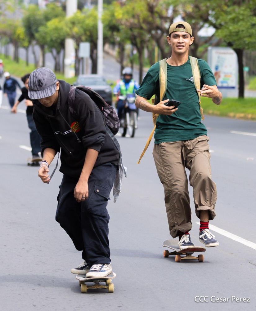 Skateboarding--(15)