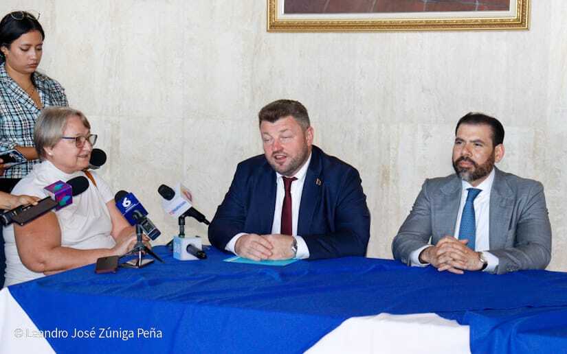 Visita-del-Embajador-de-Bielorrusia-al-TNRD-10