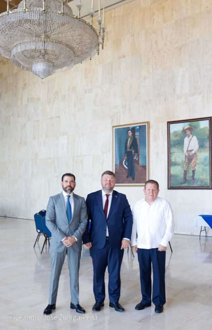 Visita-del-Embajador-de-Bielorrusia-al-TNRD-22
