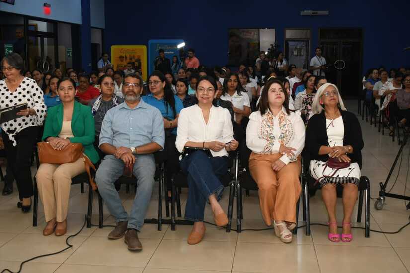 Encuentro-de-mujeres-sistema-educativo-1