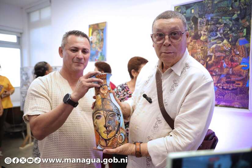 Exposicion-artistica-en-homenaje-a-Dia-Internacional-de-la-Mujer-5