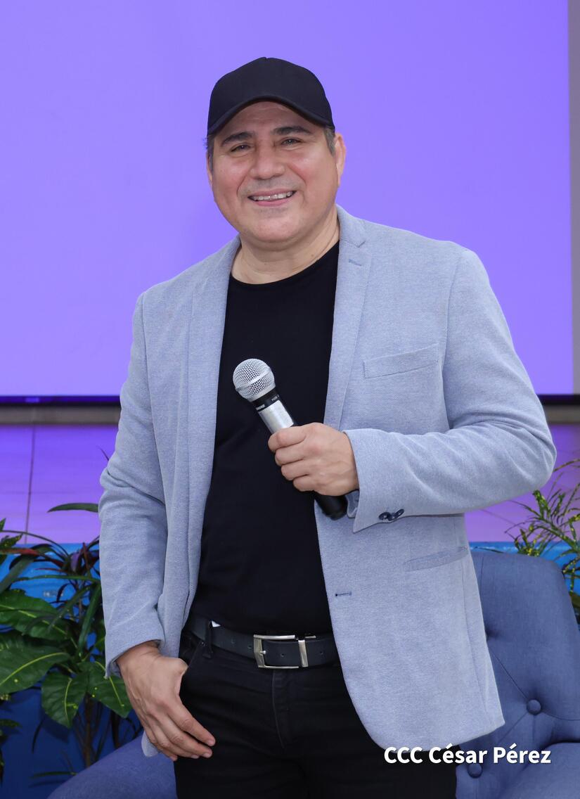 EStudiantes-de-Comunicacion-13