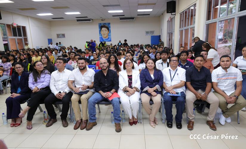 EStudiantes-de-Comunicacion-17