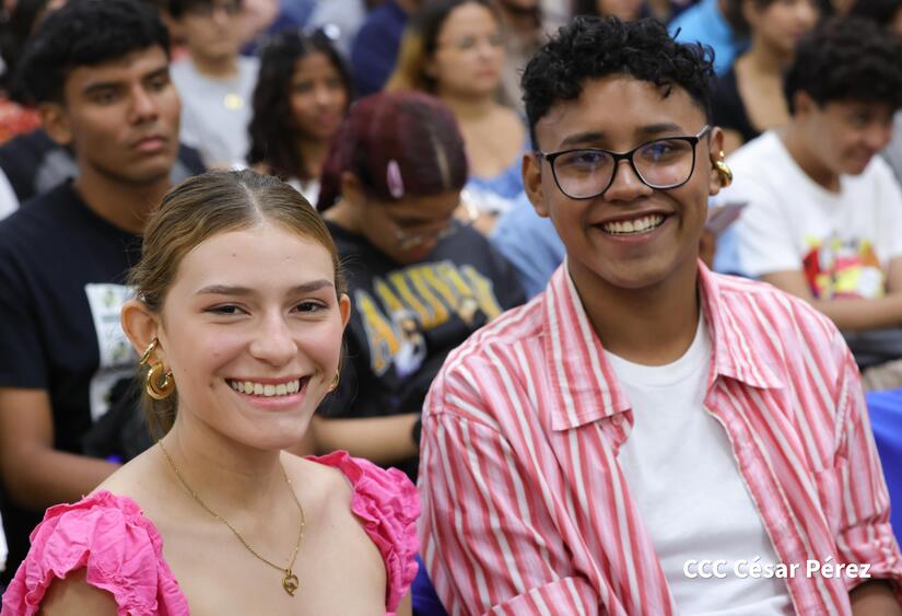 EStudiantes-de-Comunicacion-24