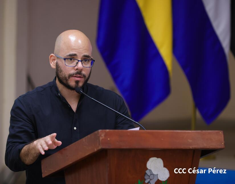 EStudiantes-de-Comunicacion-3