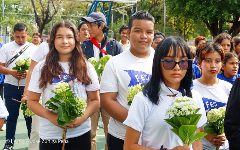 Luis-Alfonso-Velasquez-Flores-25