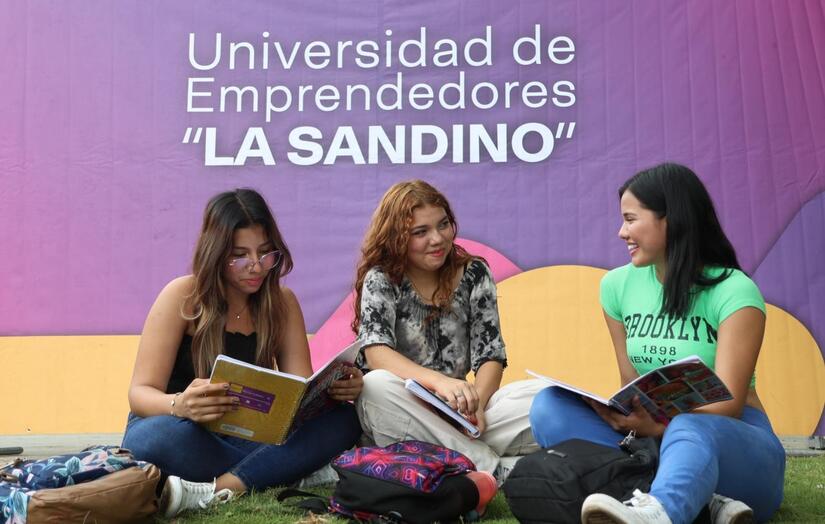 Universidad-La-Sandino-11