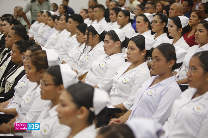 Egresados-Universidad-4-de-Mayo-10