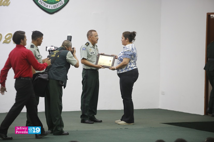 Egresados-Universidad-4-de-Mayo-23