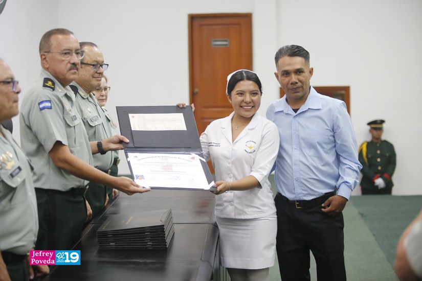 Egresados-Universidad-4-de-Mayo-6