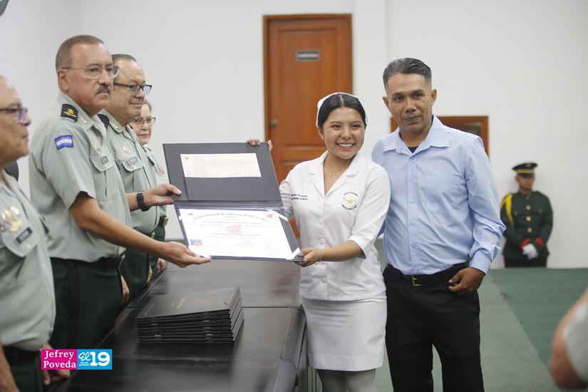 Egresados-Universidad-4-de-Mayo-7