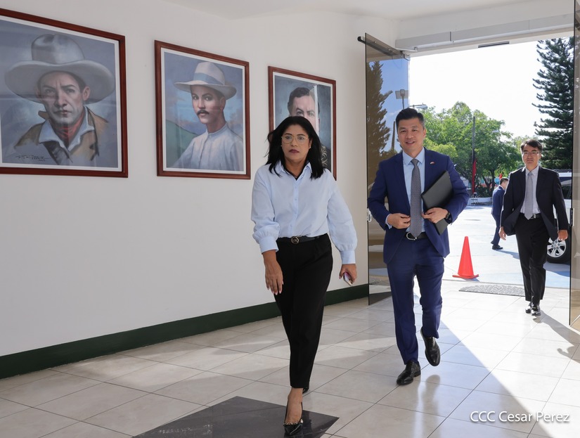 Embajador-de-China-1