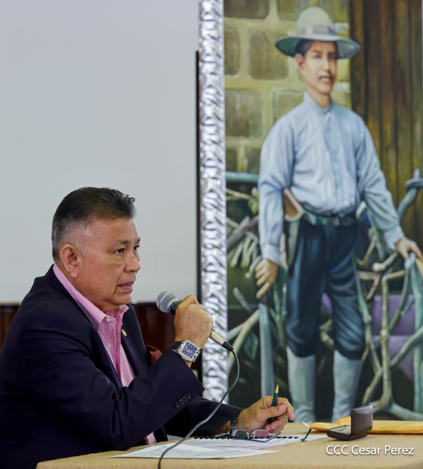 Conferencia-Benjamin-Zeledon--(12)