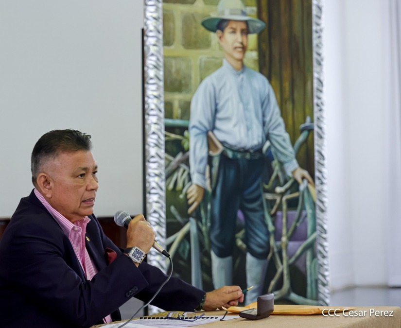 Conferencia-Benjamin-Zeledon--(13)