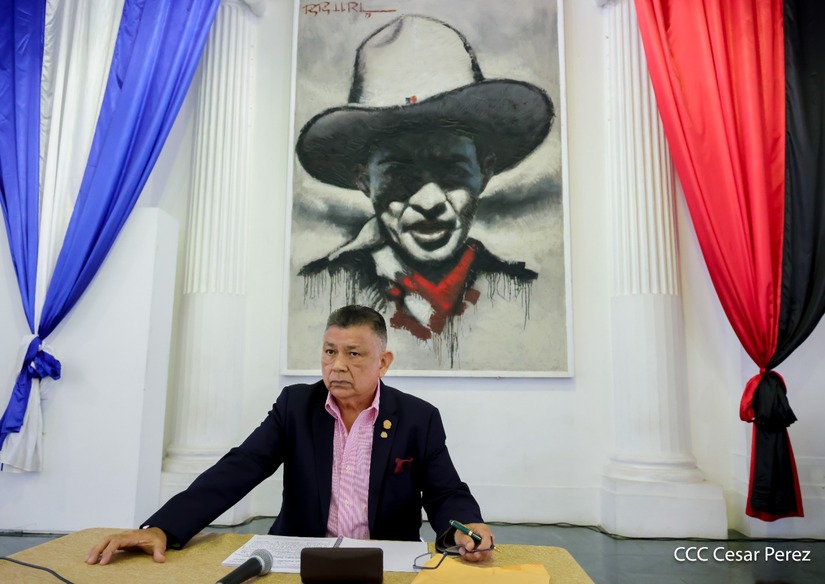 Conferencia-Benjamin-Zeledon--(8)