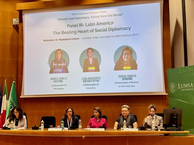 CONFERENCIA-DE-MUJERES1