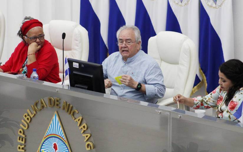 sesion-parlamentaria-3