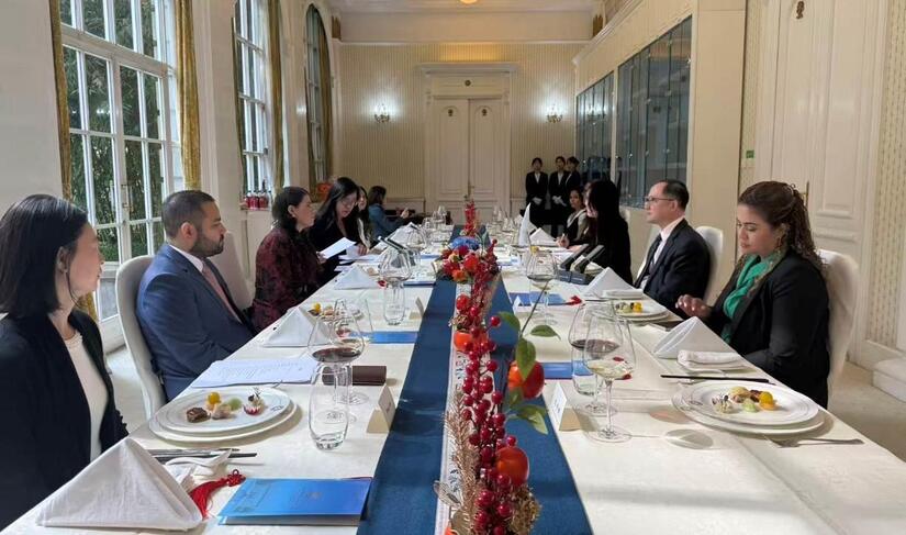 Companera-Camila-Ortega-4