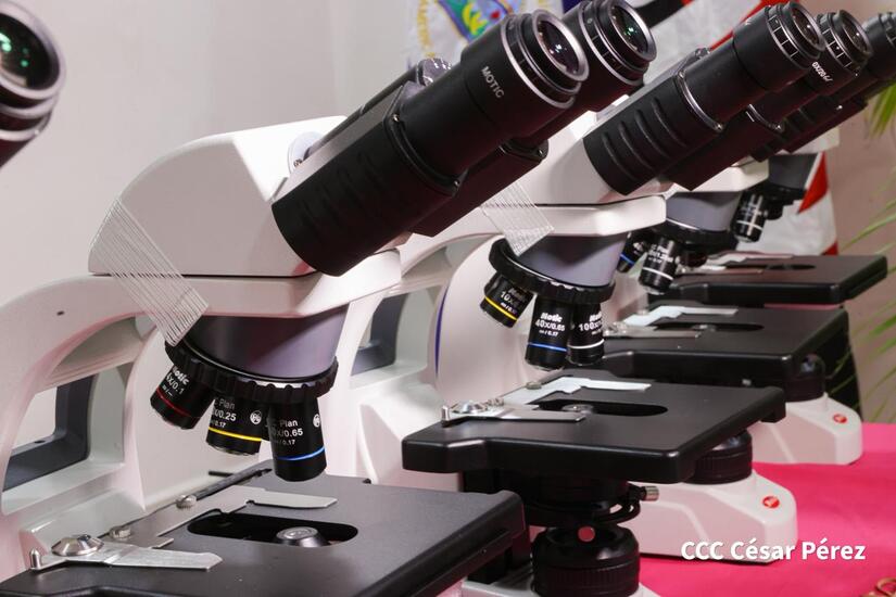 MINSA-MICROSCOPIOS-4