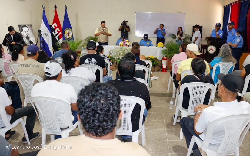 Capacitacion-a-vendedores-de-polvora-4