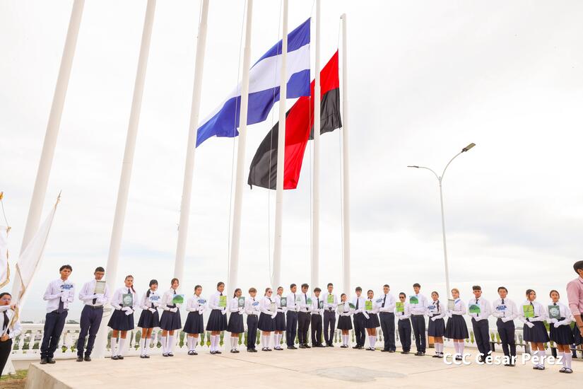 Bandera-Loma-Tiscapa-9