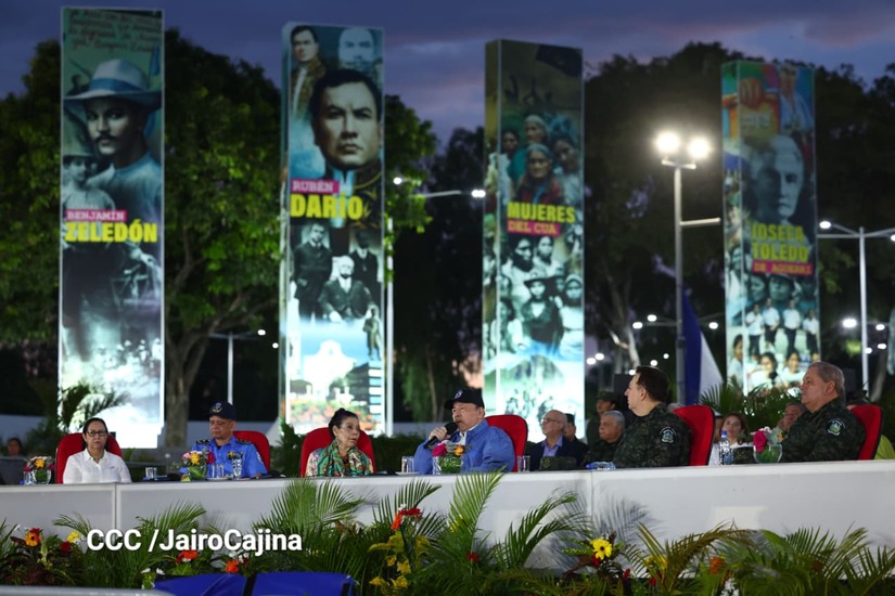 Desfile-Pueblo-Ejercito-12