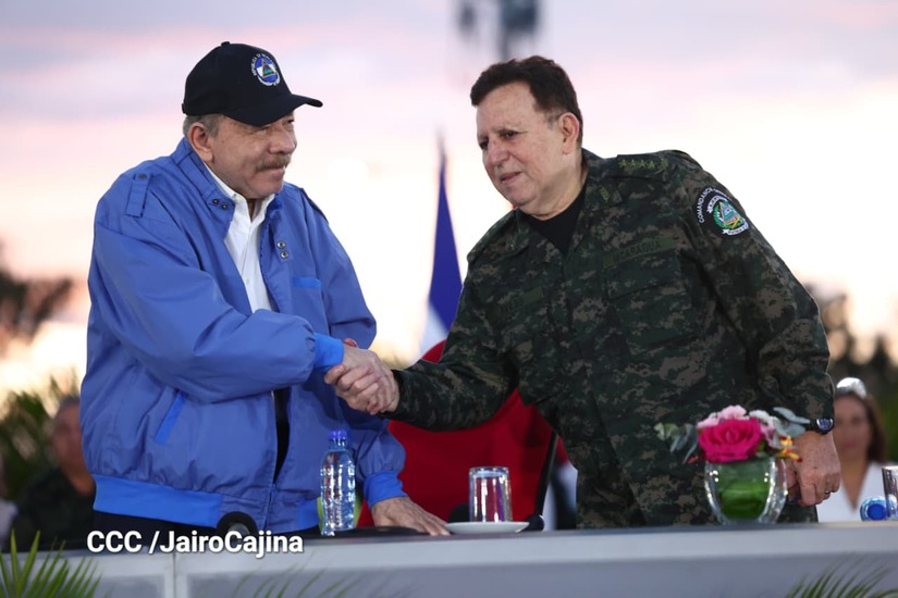 Desfile-Pueblo-Ejercito-13