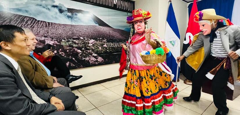 Embajada-Nic--Costa-Rica--(9)