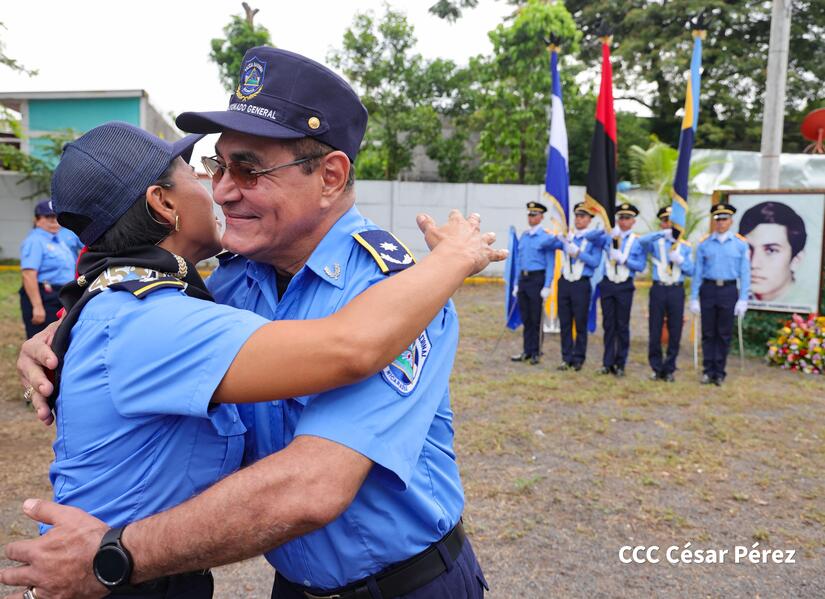 Ascensos-Policiales--(4)
