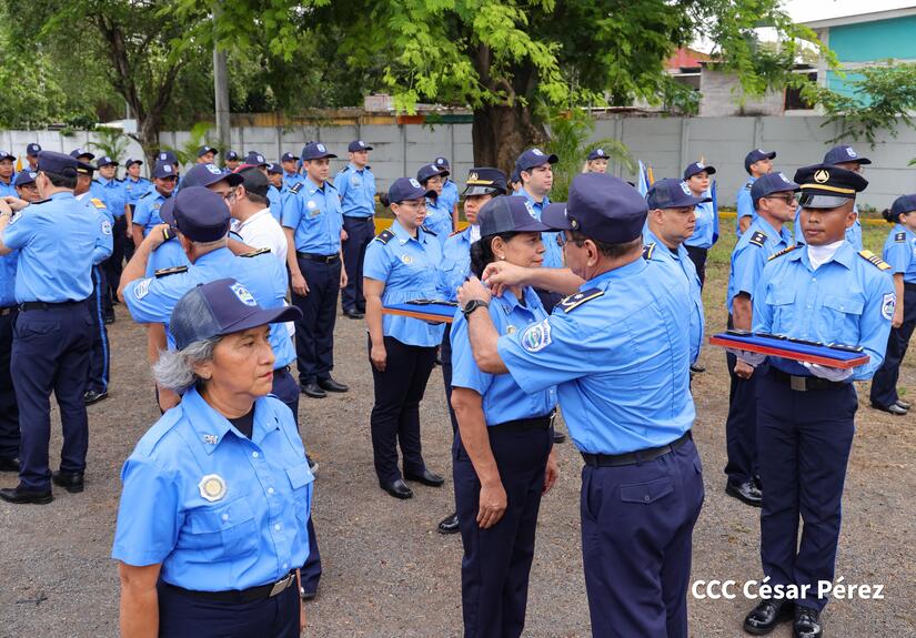 Ascensos-Policiales--(9)
