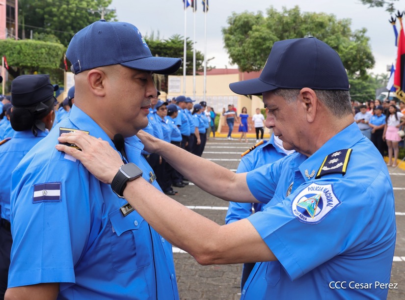Ascensos-Policiales-14