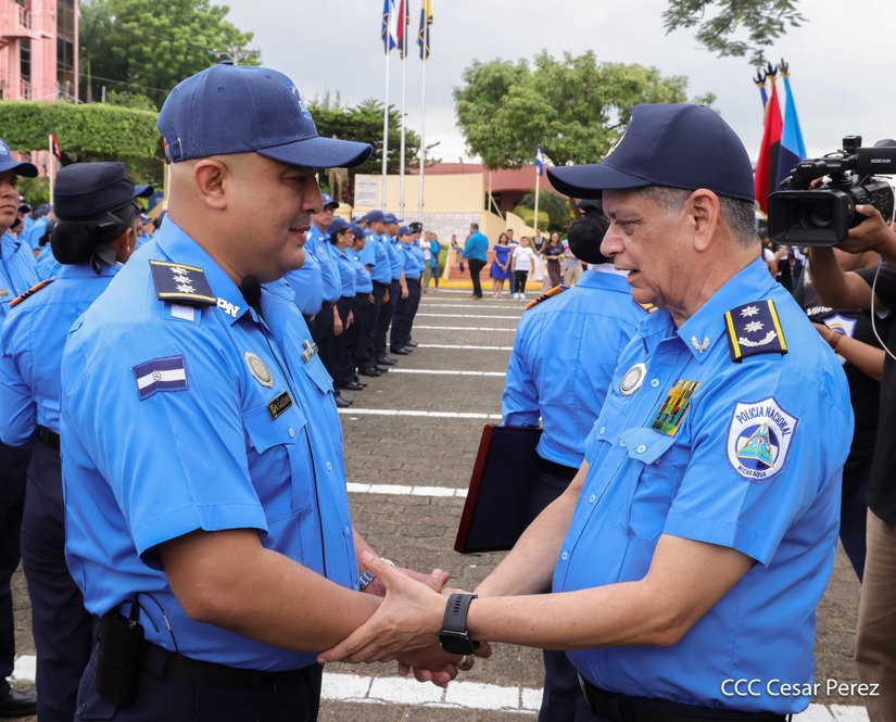 Ascensos-Policiales-16