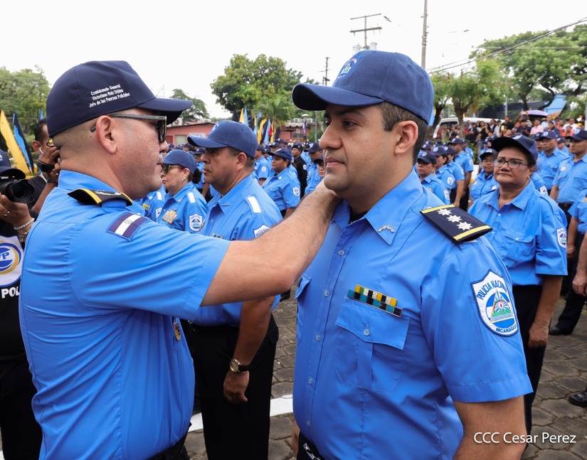 Ascensos-Policiales-18
