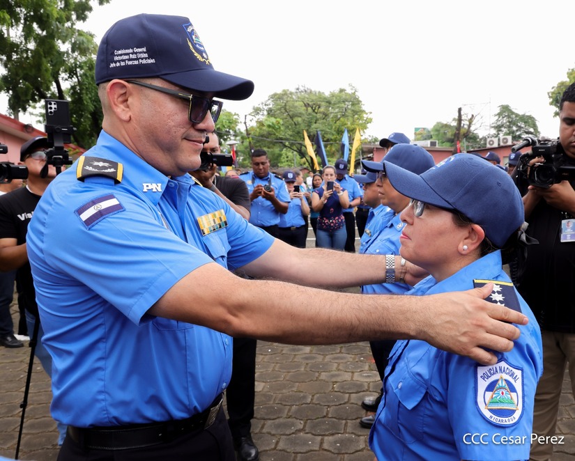 Ascensos-Policiales-32