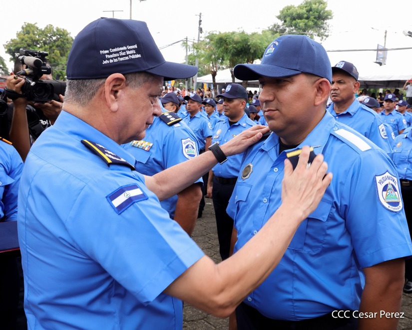 Ascensos-Policiales-37