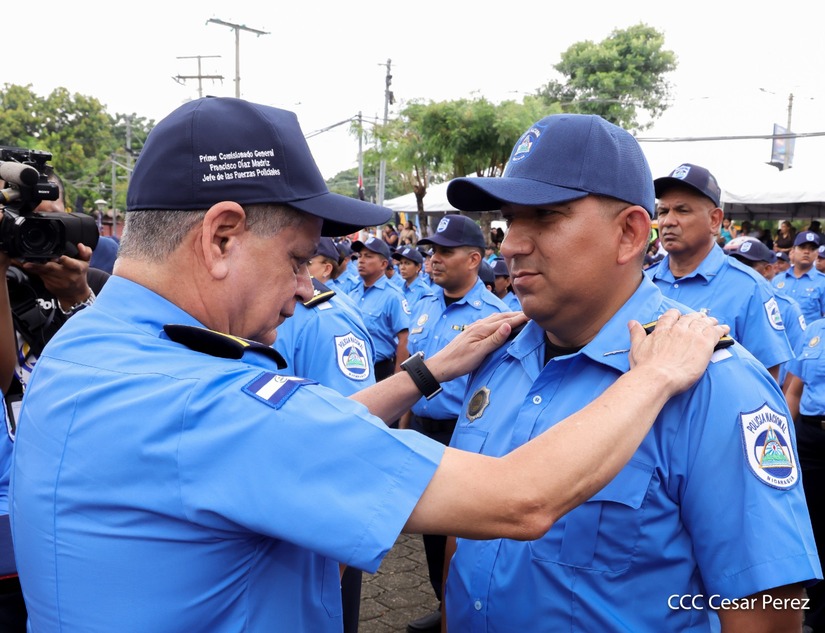 Ascensos-Policiales-38