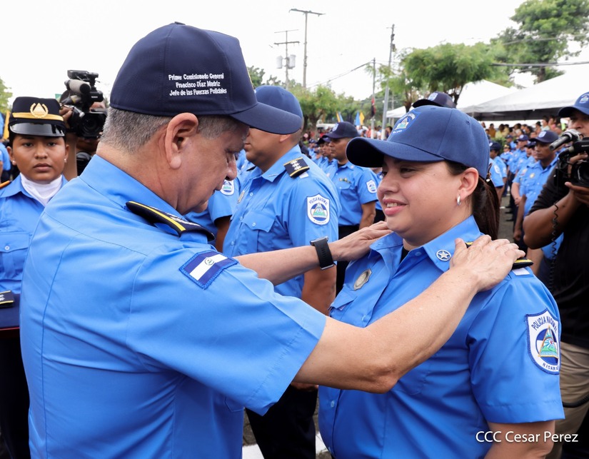 Ascensos-Policiales-40
